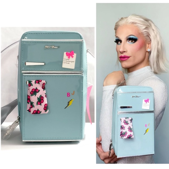 Betsey Johnson Handbags - NWT Betsey Johnson 💋KITSCH RETRO REFRIGERATOR Faux Patent Leather Crossbody Bag